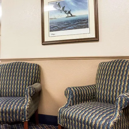 Rodeway Inn-3